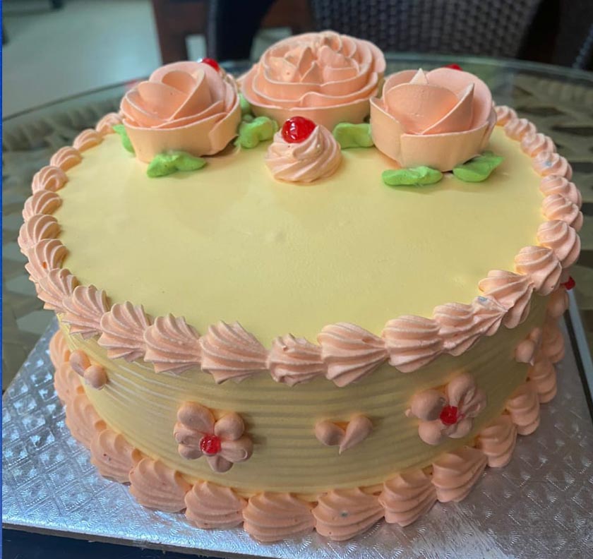 Butterscotch Cake flower topping